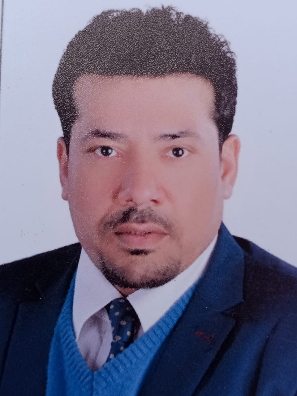 استاذ دكتور لطفي شويطر أستاذ م جراحة العظام و العمود الفقري كلية طب الأزهـر. القاهرة