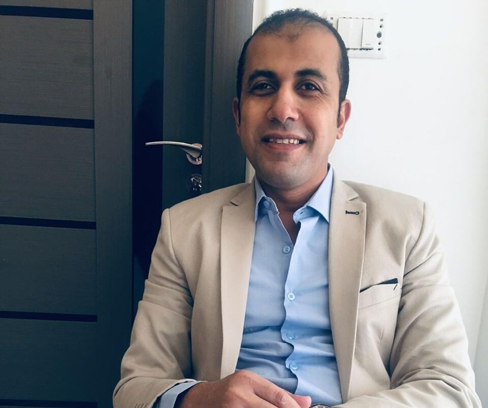 دكتور وجيه فوزى حسن استشاري العلاج الطبيعي والسمنه والنحافة
