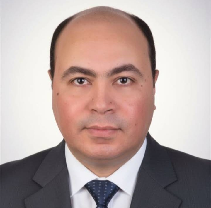 دكتور احمد عرفات استشاري جراحة الأوعية الدموية